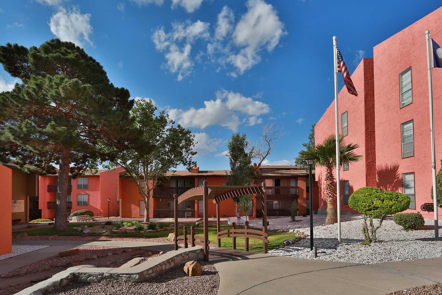 Luna Verde Apartments; pet friendly; one, two, three bedrooms; El Paso, TX near Fort Bliss UTEP