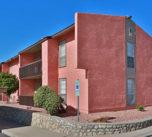 Luna Verde Apartments; pet friendly; one, two, three bedrooms; El Paso, TX near Fort Bliss UTEP